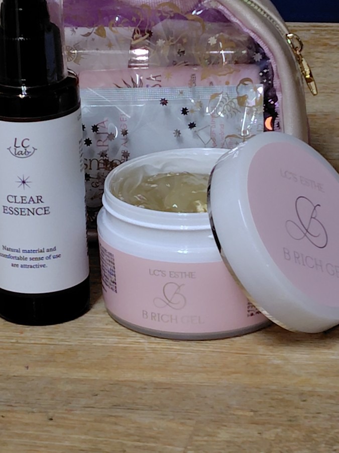 プエラリアバスト・リッチゲル　CLクリアエッセンス